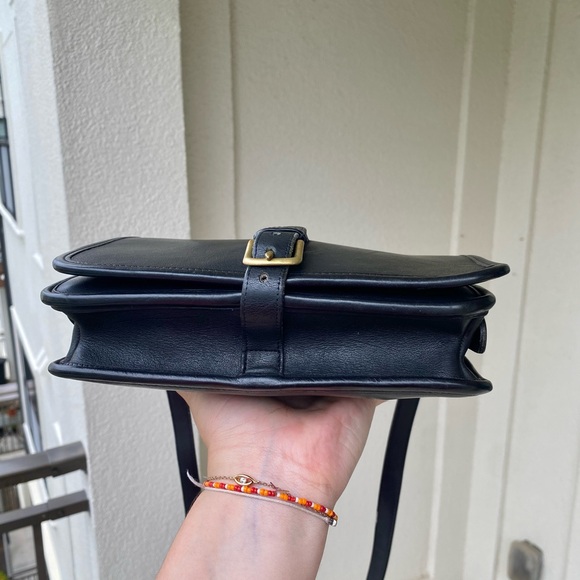 Vintage Coach saddle pouch style 9590 black leather crossbody NYC buckle summer - Picture 5 of 9